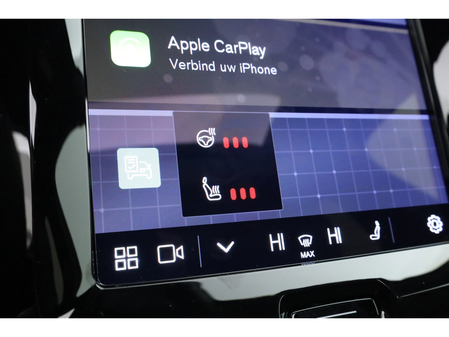 Volvo XC60 2.0 T6 Plug-in hybrid AWD Plus Black Edition | Pano | 360 cam | Head up | B&W audio | ACC | Blis | Stoel & Stuur verw. |