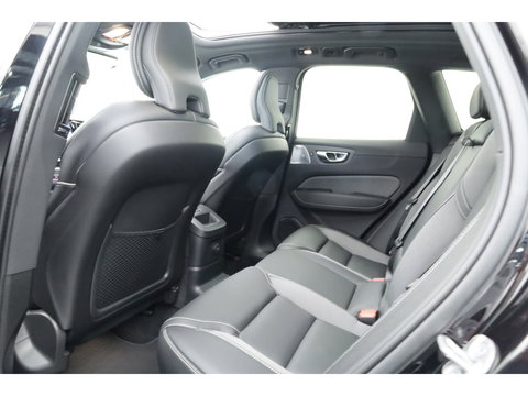 Volvo XC60 2.0 T6 Plug-in hybrid AWD Plus Black Edition | Pano | 360 cam | Head up | B&W audio | ACC | Blis | Stoel & Stuur verw. |