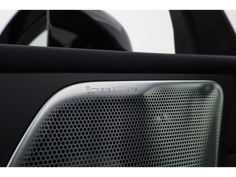 Volvo XC60 2.0 T6 Plug-in hybrid AWD Plus Black Edition | Pano | 360 cam | Head up | B&W audio | ACC | Blis | Stoel & Stuur verw. |