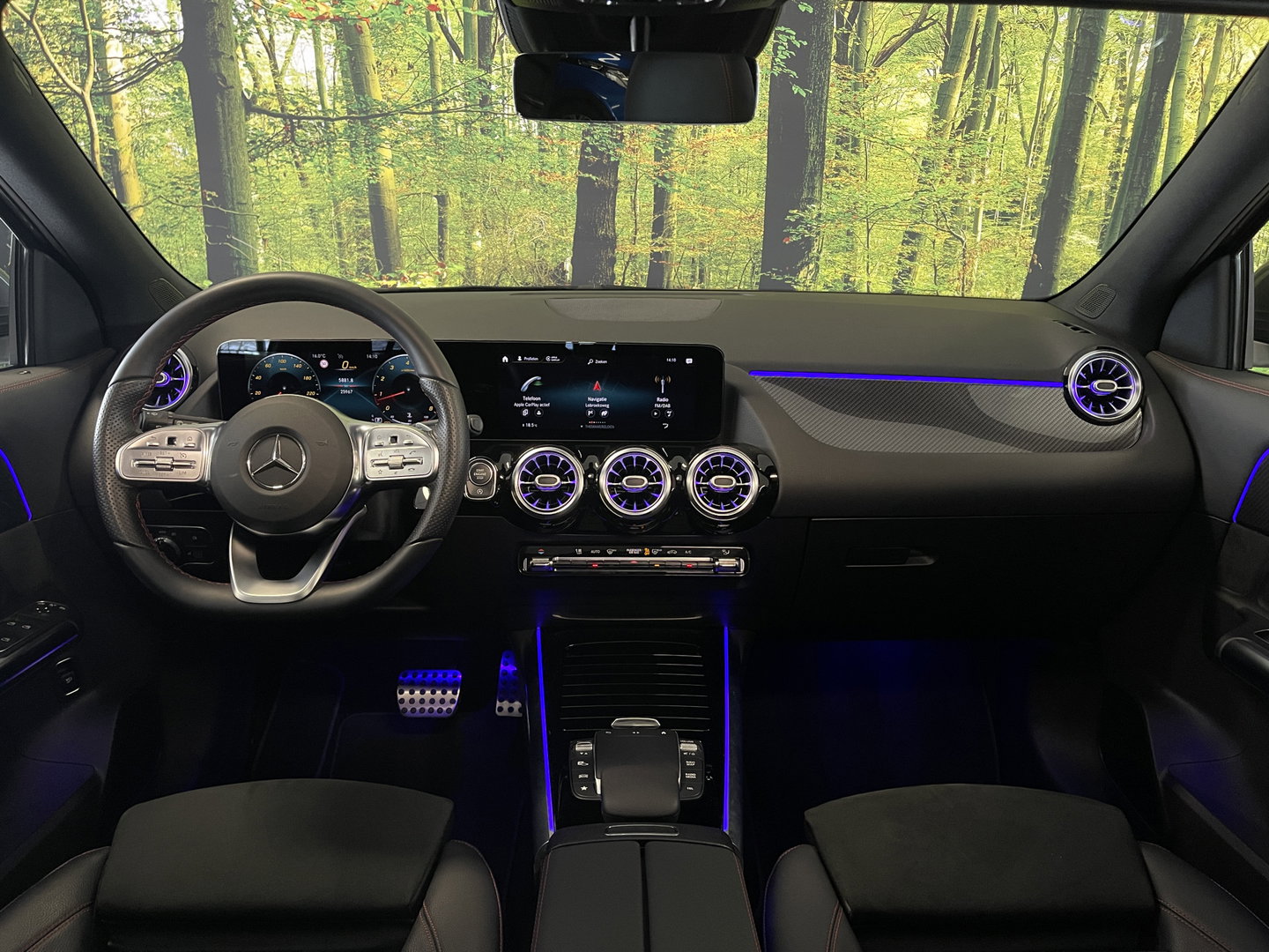 Mercedes-Benz GLA 250 4MATIC AMG Line | Apple Carplay | Sfeerverlichting | Keyless Start | Panoramadak | Stoelverwarming | Navigatie |