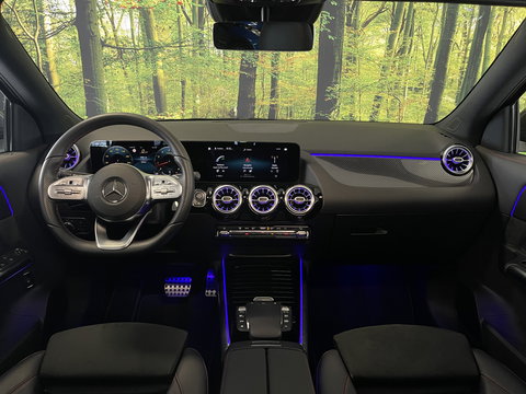 Mercedes-Benz GLA 250 4MATIC AMG Line | Apple Carplay | Sfeerverlichting | Keyless Start | Panoramadak | Stoelverwarming | Navigatie |