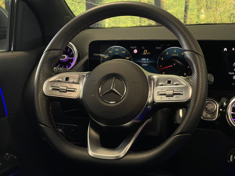 Mercedes-Benz GLA 250 4MATIC AMG Line | Apple Carplay | Sfeerverlichting | Keyless Start | Panoramadak | Stoelverwarming | Navigatie |