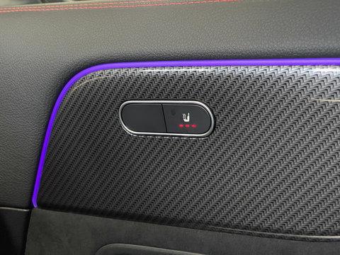 Mercedes-Benz GLA 250 4MATIC AMG Line | Apple Carplay | Sfeerverlichting | Keyless Start | Panoramadak | Stoelverwarming | Navigatie |