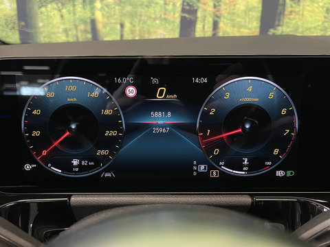 Mercedes-Benz GLA 250 4MATIC AMG Line | Apple Carplay | Sfeerverlichting | Keyless Start | Panoramadak | Stoelverwarming | Navigatie |