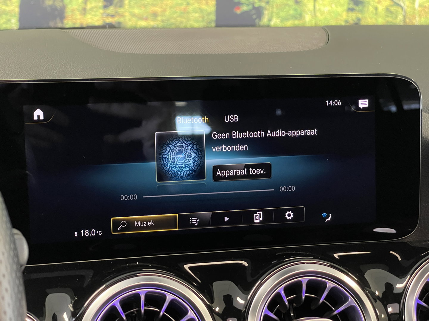 Mercedes-Benz GLA 250 4MATIC AMG Line | Apple Carplay | Sfeerverlichting | Keyless Start | Panoramadak | Stoelverwarming | Navigatie |