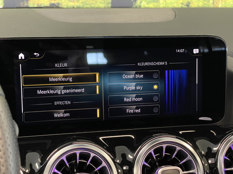 Mercedes-Benz GLA 250 4MATIC AMG Line | Apple Carplay | Sfeerverlichting | Keyless Start | Panoramadak | Stoelverwarming | Navigatie |
