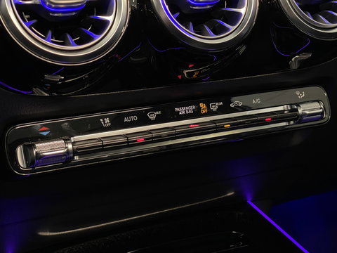 Mercedes-Benz GLA 250 4MATIC AMG Line | Apple Carplay | Sfeerverlichting | Keyless Start | Panoramadak | Stoelverwarming | Navigatie |