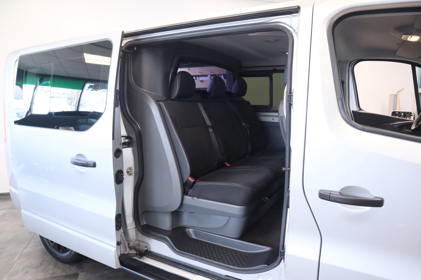 Renault Trafic 2.0 dCi 170 T29 L2H1 DC Luxe Cruise/Climate Sidebars x2 schuifdeur Automaat