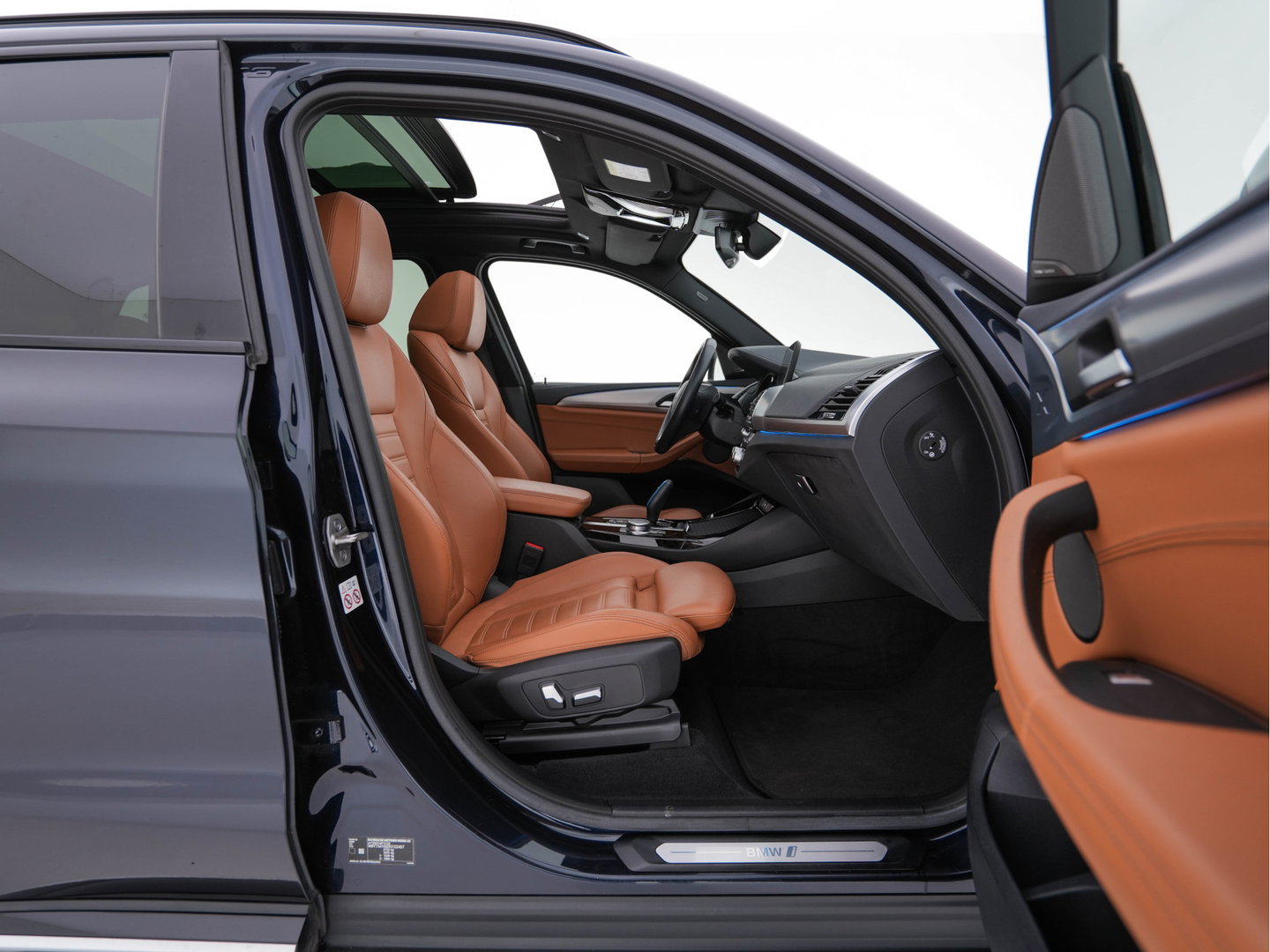 BMW iX3 High Executive 80 kWh [ 3-Fase -11kW] {SOH-98%} (INCL-BTW) Aut. *PANO | LEATHER | HARMAN/KARDON | FULL-LED | BLINDSPOT | MEMORY-PACK | DIGI-COCKPIT | HEATED-SPORTSEATS | KEYLESS | TOPVIEW | DAB+ | NAVI-FULLMAP | HEAD-UP | ...