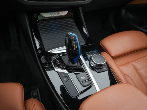 BMW iX3 High Executive 80 kWh [ 3-Fase -11kW] {SOH-98%} (INCL-BTW) Aut. *PANO | LEATHER | HARMAN/KARDON | FULL-LED | BLINDSPOT | MEMORY-PACK | DIGI-COCKPIT | HEATED-SPORTSEATS | KEYLESS | TOPVIEW | DAB+ | NAVI-FULLMAP | HEAD-UP | ...