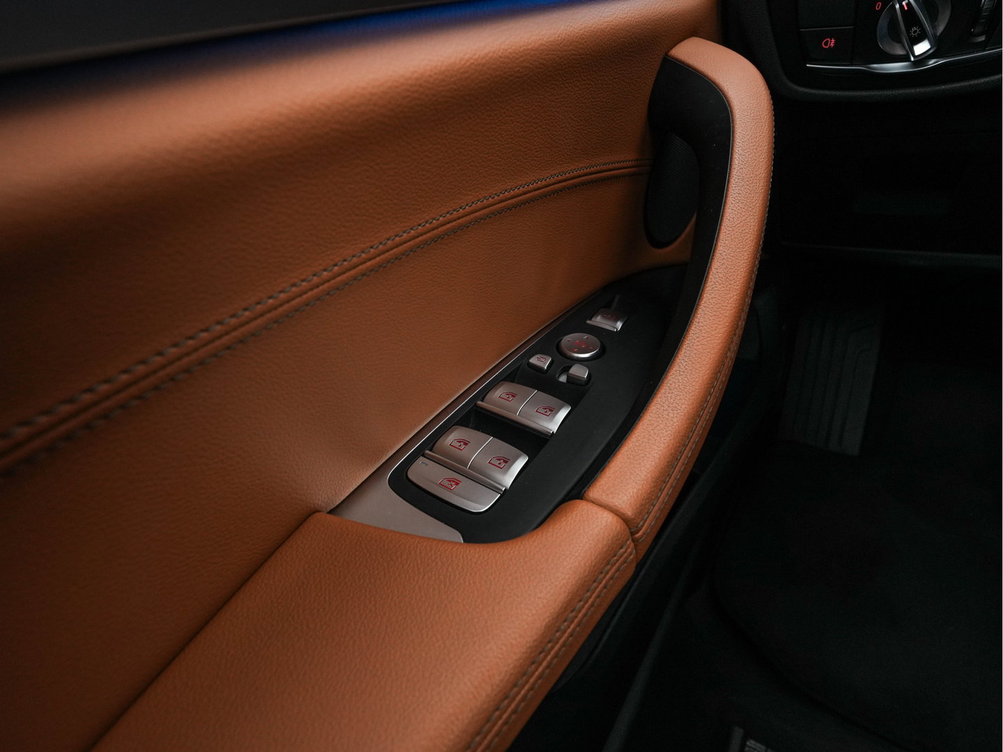 BMW iX3 High Executive 80 kWh [ 3-Fase -11kW] {SOH-98%} (INCL-BTW) Aut. *PANO | LEATHER | HARMAN/KARDON | FULL-LED | BLINDSPOT | MEMORY-PACK | DIGI-COCKPIT | HEATED-SPORTSEATS | KEYLESS | TOPVIEW | DAB+ | NAVI-FULLMAP | HEAD-UP | ...