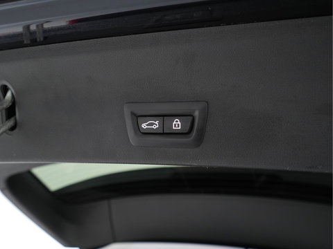 BMW iX3 High Executive 80 kWh [ 3-Fase -11kW] {SOH-98%} (INCL-BTW) Aut. *PANO | LEATHER | HARMAN/KARDON | FULL-LED | BLINDSPOT | MEMORY-PACK | DIGI-COCKPIT | HEATED-SPORTSEATS | KEYLESS | TOPVIEW | DAB+ | NAVI-FULLMAP | HEAD-UP | ...