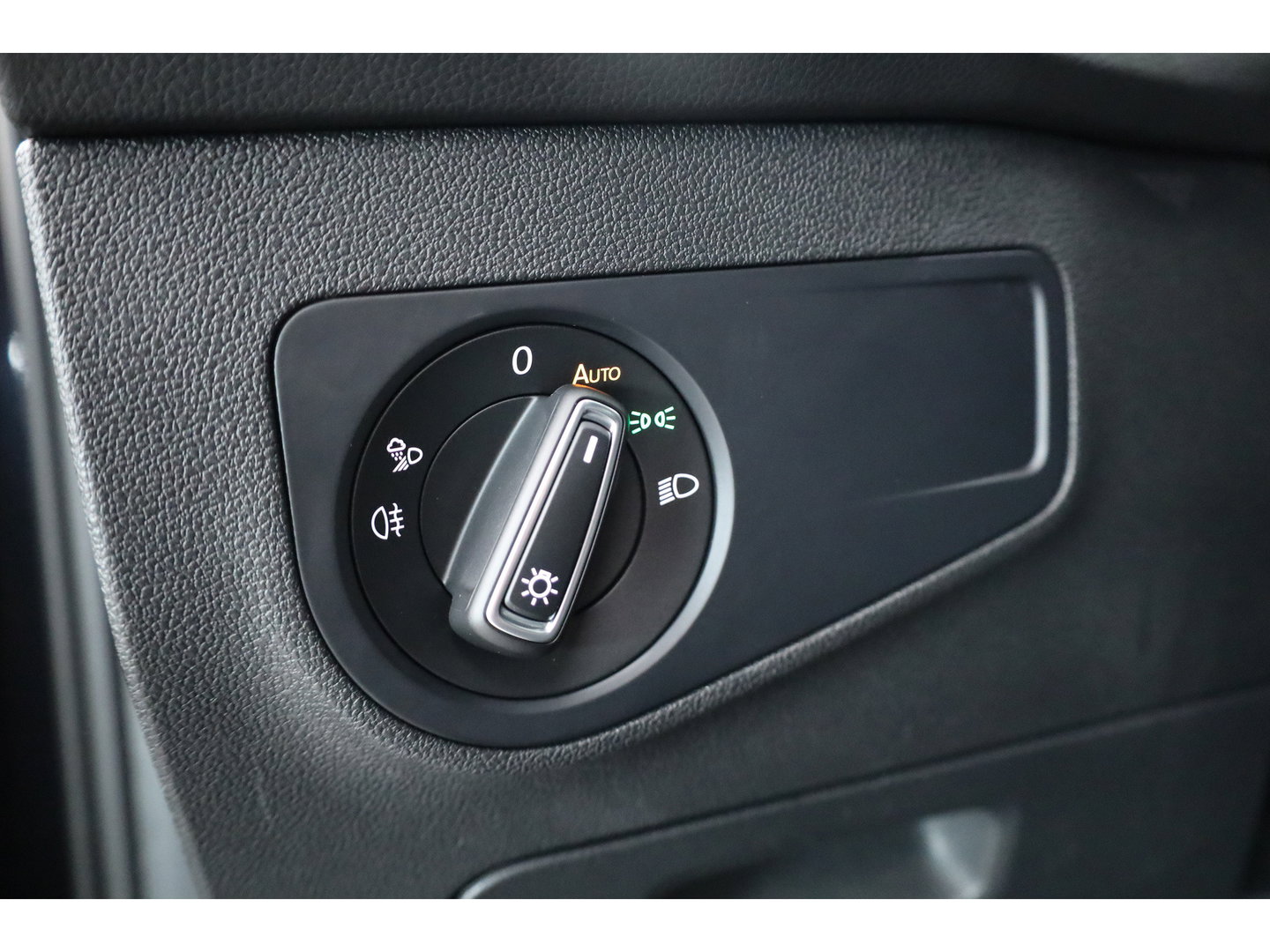 Volkswagen Tiguan 1.4 TSI eHybrid R-Line | Pano | Elek. Trekhaak | Stoel- Stuurverw. | Adapt. Cruise | Camera | Keyless | IQ. Light