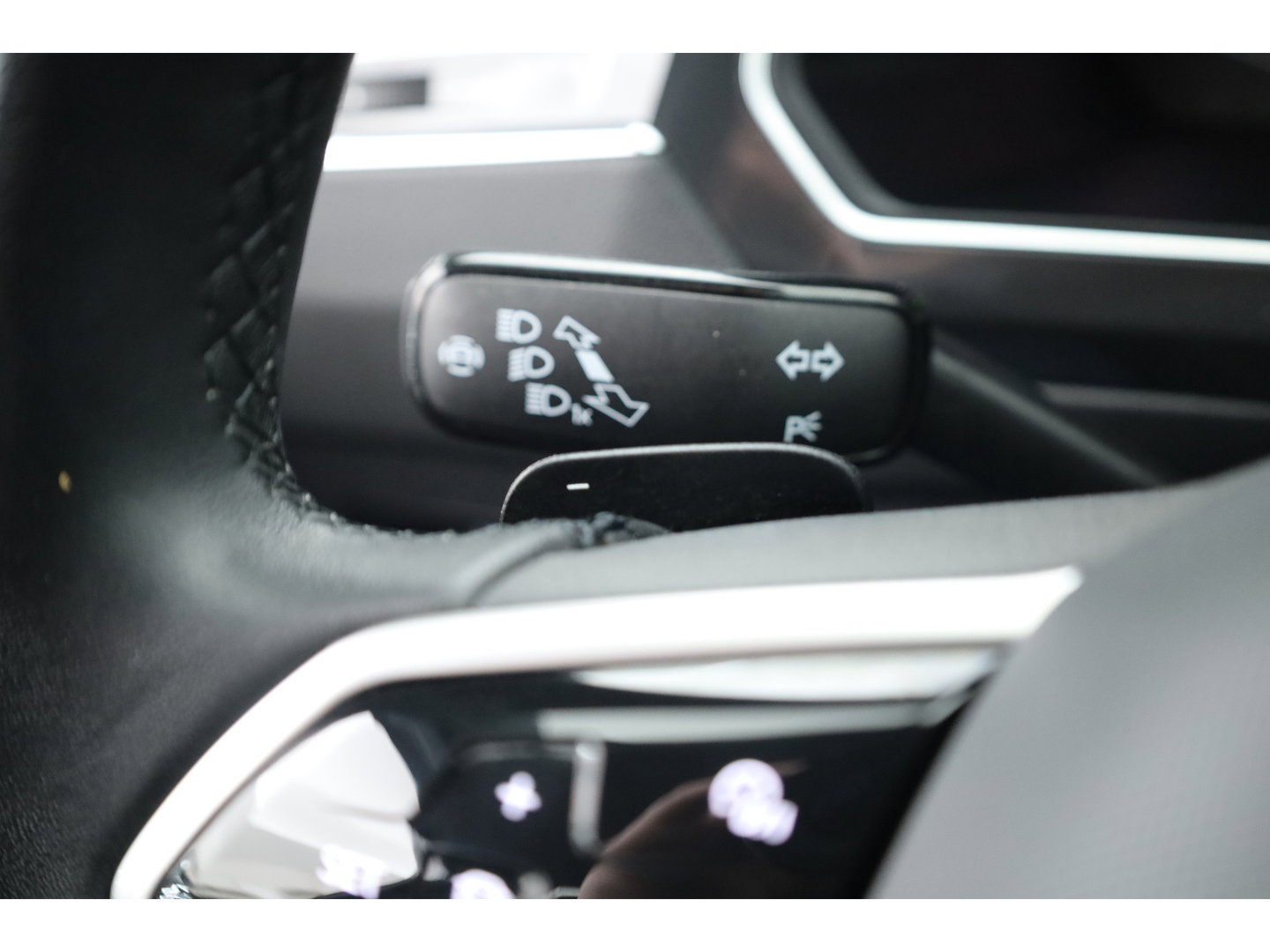 Volkswagen Tiguan 1.4 TSI eHybrid R-Line | Pano | Elek. Trekhaak | Stoel- Stuurverw. | Adapt. Cruise | Camera | Keyless | IQ. Light