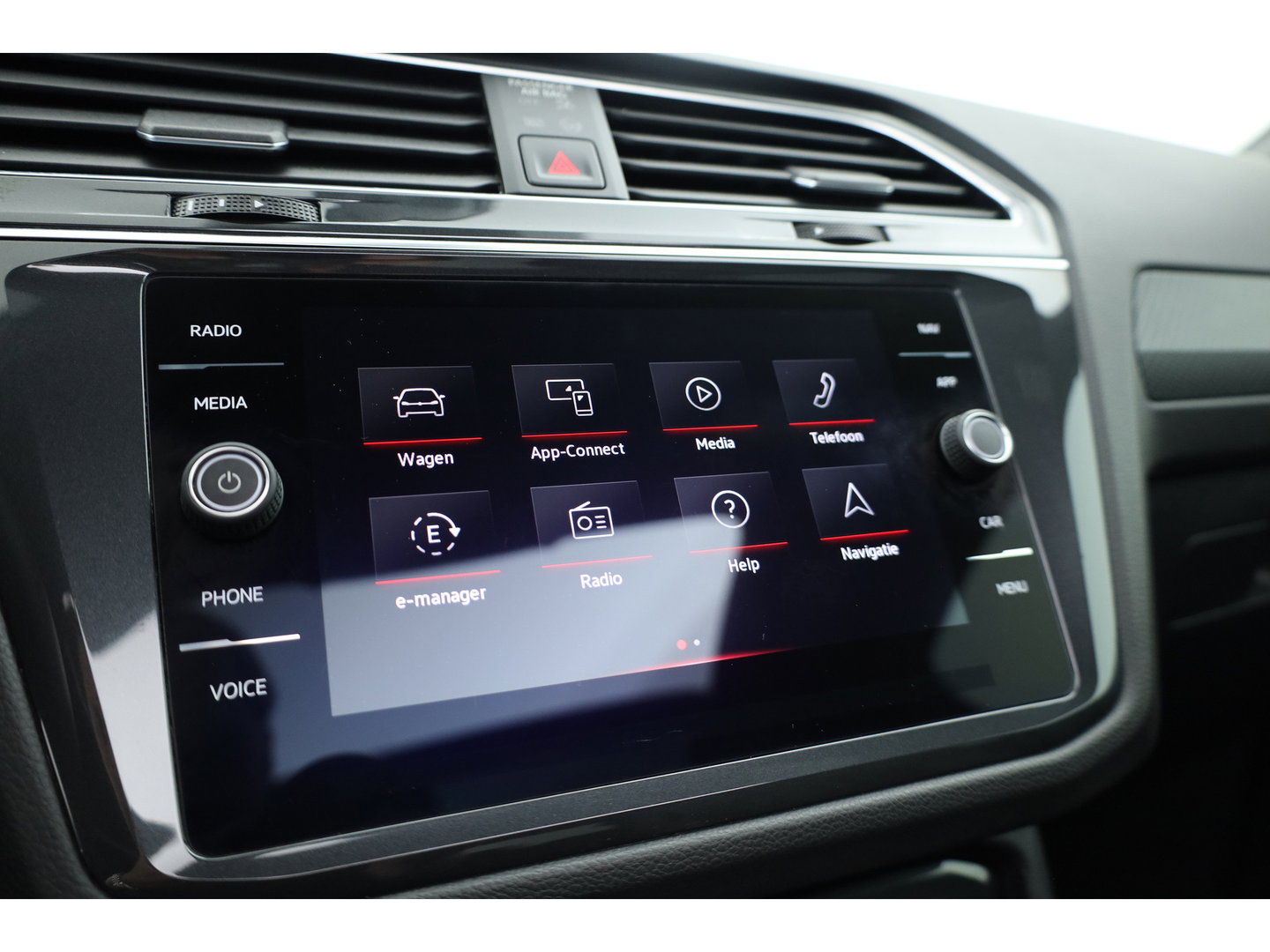 Volkswagen Tiguan 1.4 TSI eHybrid R-Line | Pano | Elek. Trekhaak | Stoel- Stuurverw. | Adapt. Cruise | Camera | Keyless | IQ. Light