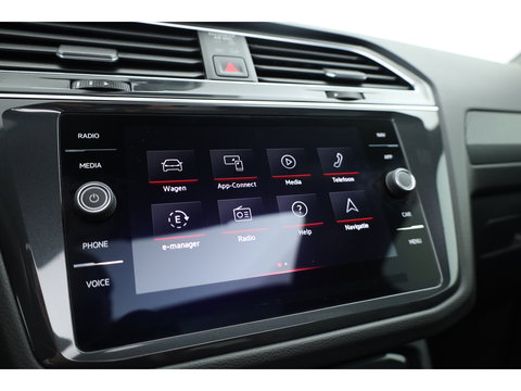 Volkswagen Tiguan 1.4 TSI eHybrid R-Line | Pano | Elek. Trekhaak | Stoel- Stuurverw. | Adapt. Cruise | Camera | Keyless | IQ. Light