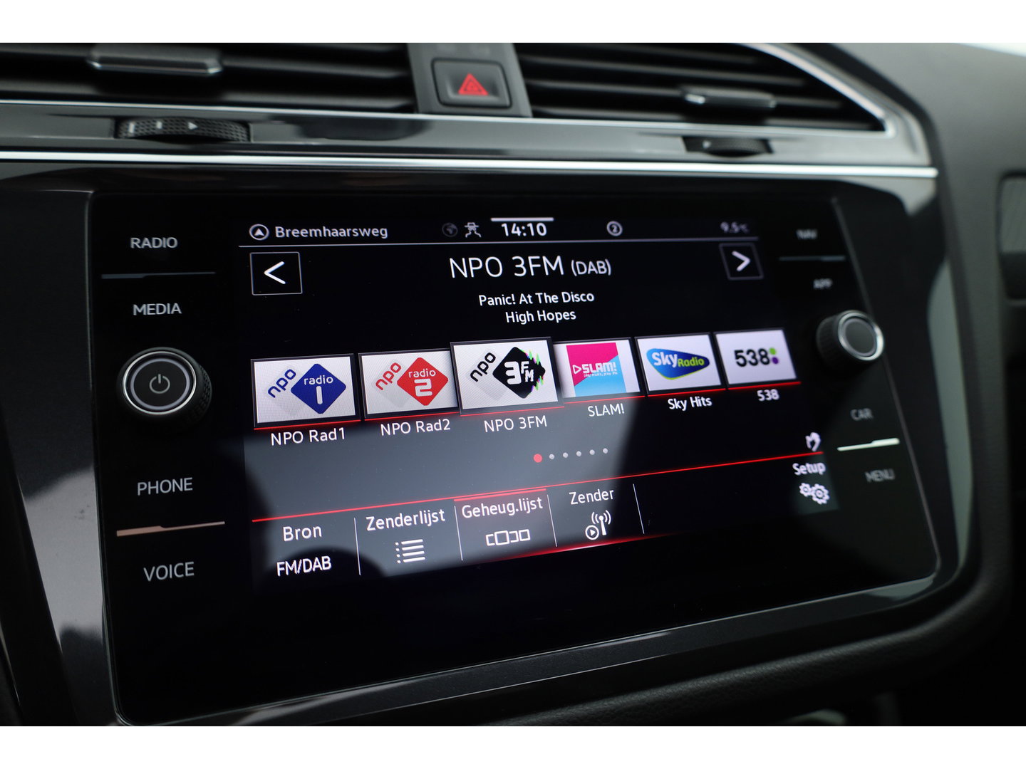 Volkswagen Tiguan 1.4 TSI eHybrid R-Line | Pano | Elek. Trekhaak | Stoel- Stuurverw. | Adapt. Cruise | Camera | Keyless | IQ. Light