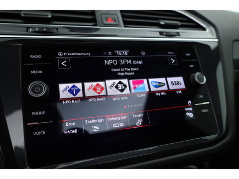 Volkswagen Tiguan 1.4 TSI eHybrid R-Line | Pano | Elek. Trekhaak | Stoel- Stuurverw. | Adapt. Cruise | Camera | Keyless | IQ. Light