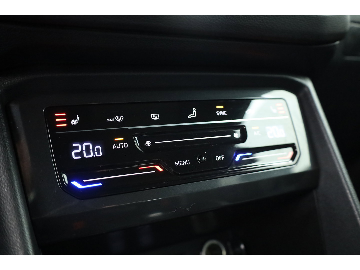 Volkswagen Tiguan 1.4 TSI eHybrid R-Line | Pano | Elek. Trekhaak | Stoel- Stuurverw. | Adapt. Cruise | Camera | Keyless | IQ. Light