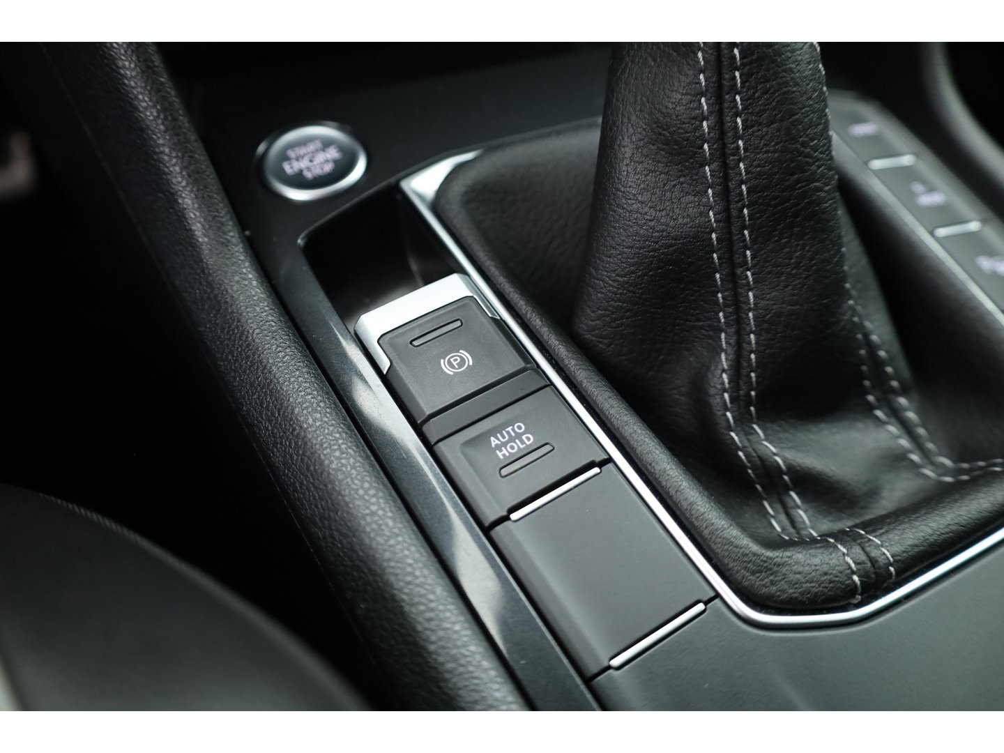 Volkswagen Tiguan 1.4 TSI eHybrid R-Line | Pano | Elek. Trekhaak | Stoel- Stuurverw. | Adapt. Cruise | Camera | Keyless | IQ. Light