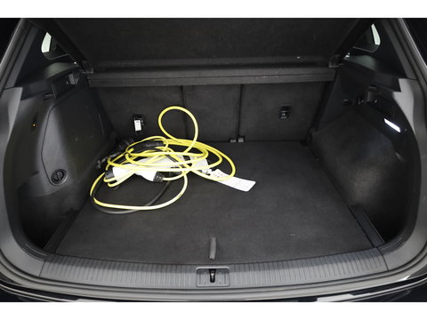 Volkswagen Tiguan 1.4 TSI eHybrid R-Line | Pano | Elek. Trekhaak | Stoel- Stuurverw. | Adapt. Cruise | Camera | Keyless | IQ. Light