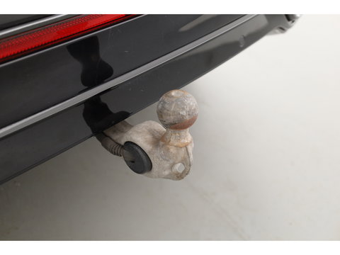 Volkswagen Tiguan 1.4 TSI eHybrid R-Line | Pano | Elek. Trekhaak | Stoel- Stuurverw. | Adapt. Cruise | Camera | Keyless | IQ. Light