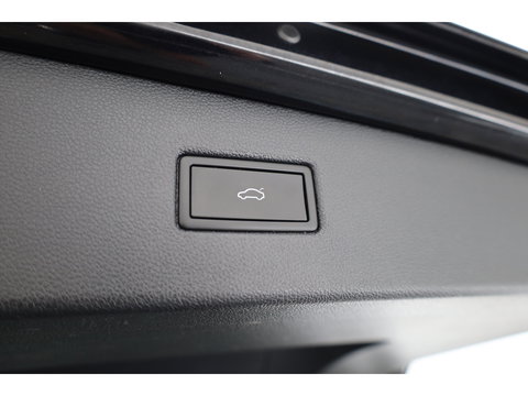 Volkswagen Tiguan 1.4 TSI eHybrid R-Line | Pano | Elek. Trekhaak | Stoel- Stuurverw. | Adapt. Cruise | Camera | Keyless | IQ. Light