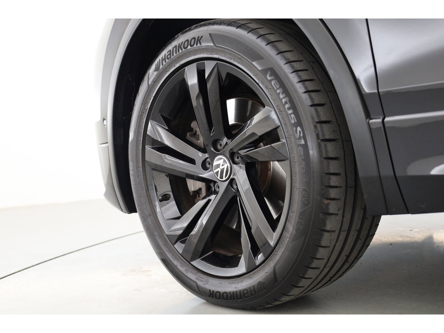 Volkswagen Tiguan 1.4 TSI eHybrid R-Line | Pano | Elek. Trekhaak | Stoel- Stuurverw. | Adapt. Cruise | Camera | Keyless | IQ. Light