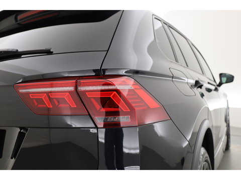 Volkswagen Tiguan 1.4 TSI eHybrid R-Line | Pano | Elek. Trekhaak | Stoel- Stuurverw. | Adapt. Cruise | Camera | Keyless | IQ. Light