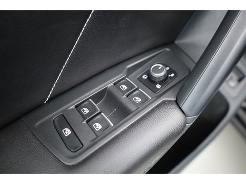 Volkswagen Tiguan 1.4 TSI eHybrid R-Line | Pano | Elek. Trekhaak | Stoel- Stuurverw. | Adapt. Cruise | Camera | Keyless | IQ. Light