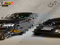 Volvo V60 - 2.0 B3 Inscription Automaat (APPLE CARPLAY, GROOT NAVI, GETINT GLAS, SPORTSTOELEN, KEYLESS, LANE ASSIST, NIEUWE APK, NIEUWSTAAT)