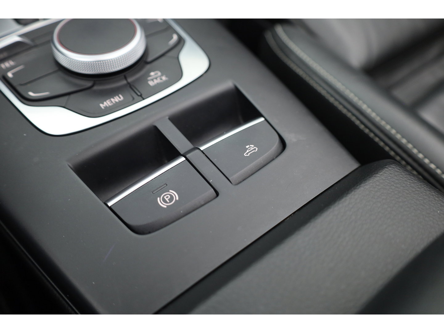 Audi A3 Cabriolet 1.4 TFSI CoD Pro Line S | Leder | All Seasons | Nek-/ Stoelverw. | Camera | Cruise Ctrl. | Navi |