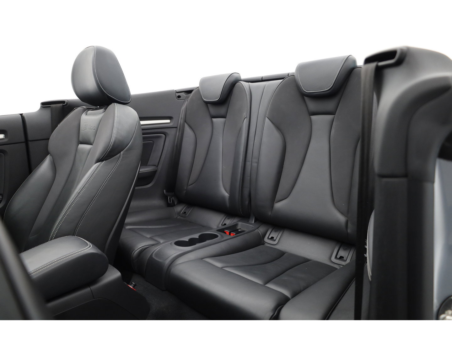 Audi A3 Cabriolet 1.4 TFSI CoD Pro Line S | Leder | All Seasons | Nek-/ Stoelverw. | Camera | Cruise Ctrl. | Navi |