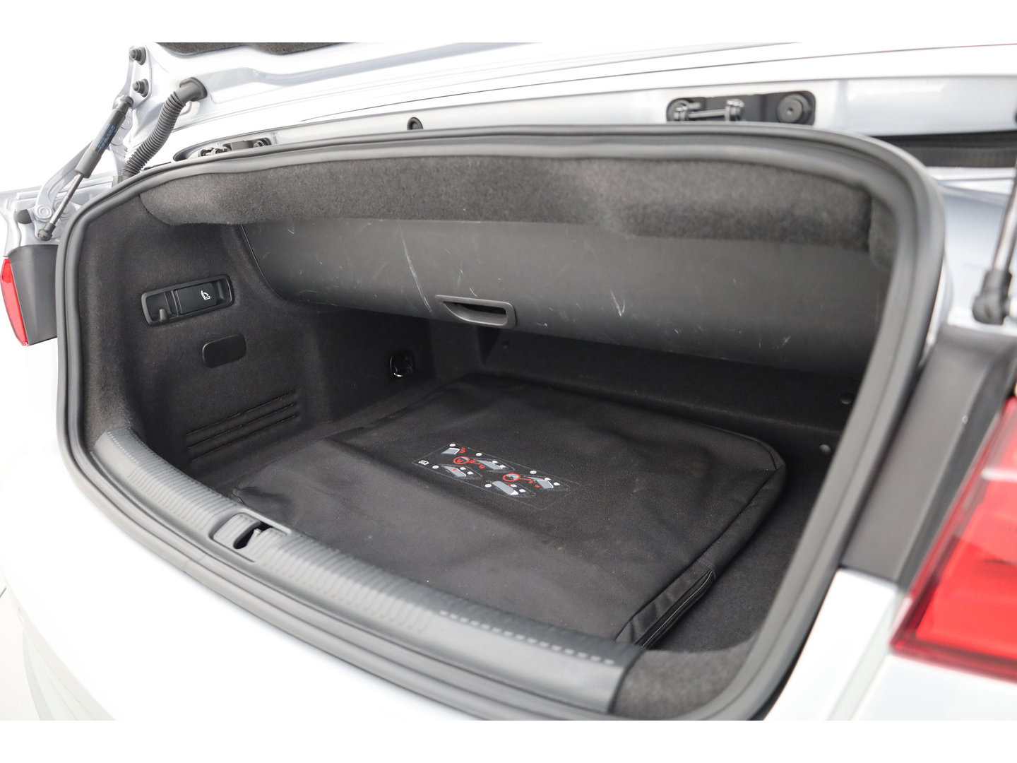 Audi A3 Cabriolet 1.4 TFSI CoD Pro Line S | Leder | All Seasons | Nek-/ Stoelverw. | Camera | Cruise Ctrl. | Navi |