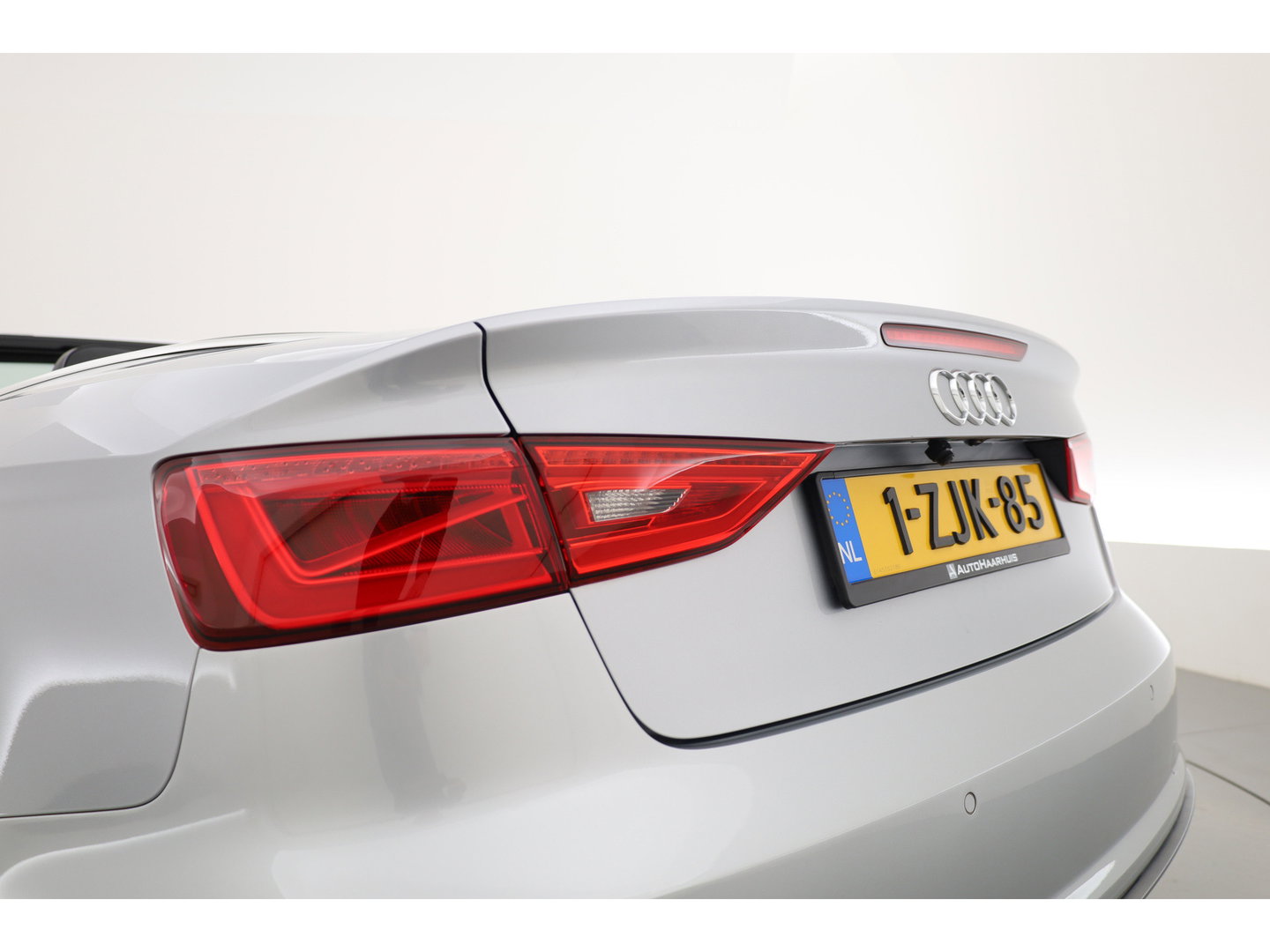 Audi A3 Cabriolet 1.4 TFSI CoD Pro Line S | Leder | All Seasons | Nek-/ Stoelverw. | Camera | Cruise Ctrl. | Navi |