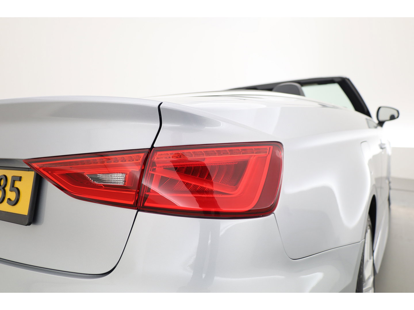 Audi A3 Cabriolet 1.4 TFSI CoD Pro Line S | Leder | All Seasons | Nek-/ Stoelverw. | Camera | Cruise Ctrl. | Navi |