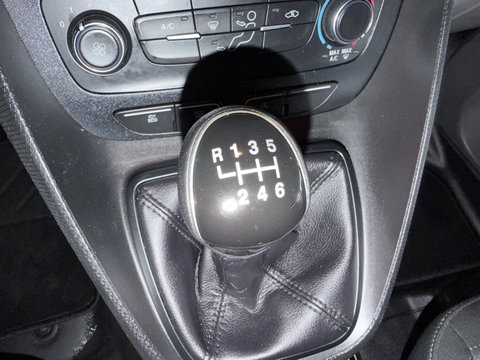 Ford Transit Connect 1.5 EcoBlue 100pk L2 Trend HP / vaste prijs rijklaar € 12.950 ex btw / lease vanaf € 218 / euro 6 / bpm vrij / airco / cruise / trekhaak / ingerichte laadruimte