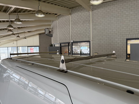 Ford Transit Connect 1.5 EcoBlue 100pk L2 Trend HP / vaste prijs rijklaar € 12.950 ex btw / lease vanaf € 218 / euro 6 / bpm vrij / airco / cruise / trekhaak / ingerichte laadruimte