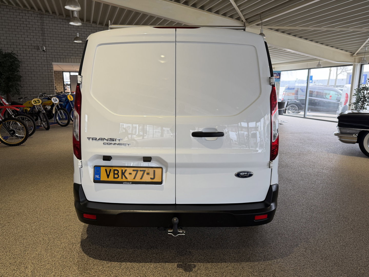 Ford Transit Connect 1.5 EcoBlue 100pk L2 Trend HP / vaste prijs rijklaar € 12.950 ex btw / lease vanaf € 218 / euro 6 / bpm vrij / airco / cruise / trekhaak / ingerichte laadruimte