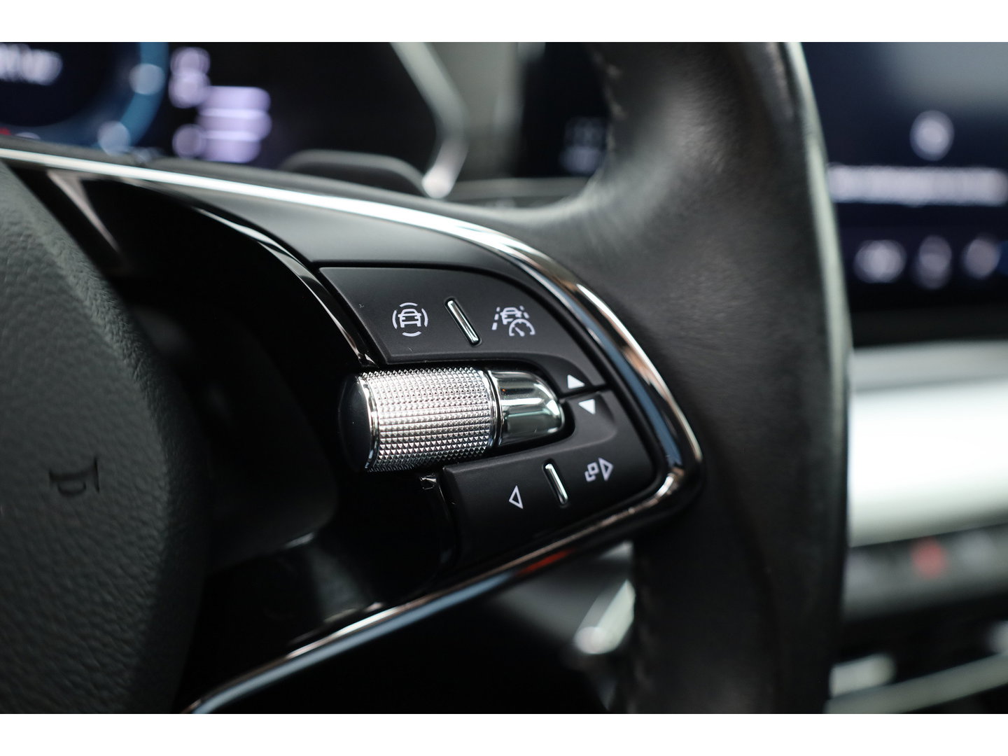 Škoda Octavia Combi 1.4 TSI iV PHEV Business Edition Plus | SOH 91% | Pano | HUD | Stoel- Stuurverw. | Memory Seats | Camera | Adapt. Cruise