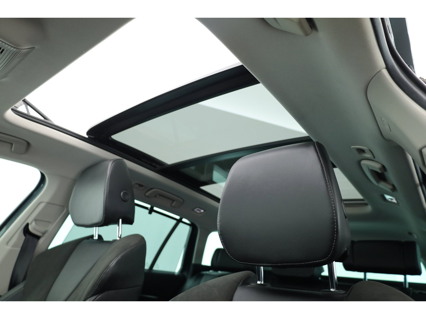 Škoda Octavia Combi 1.4 TSI iV PHEV Business Edition Plus | SOH 91% | Pano | HUD | Stoel- Stuurverw. | Memory Seats | Camera | Adapt. Cruise