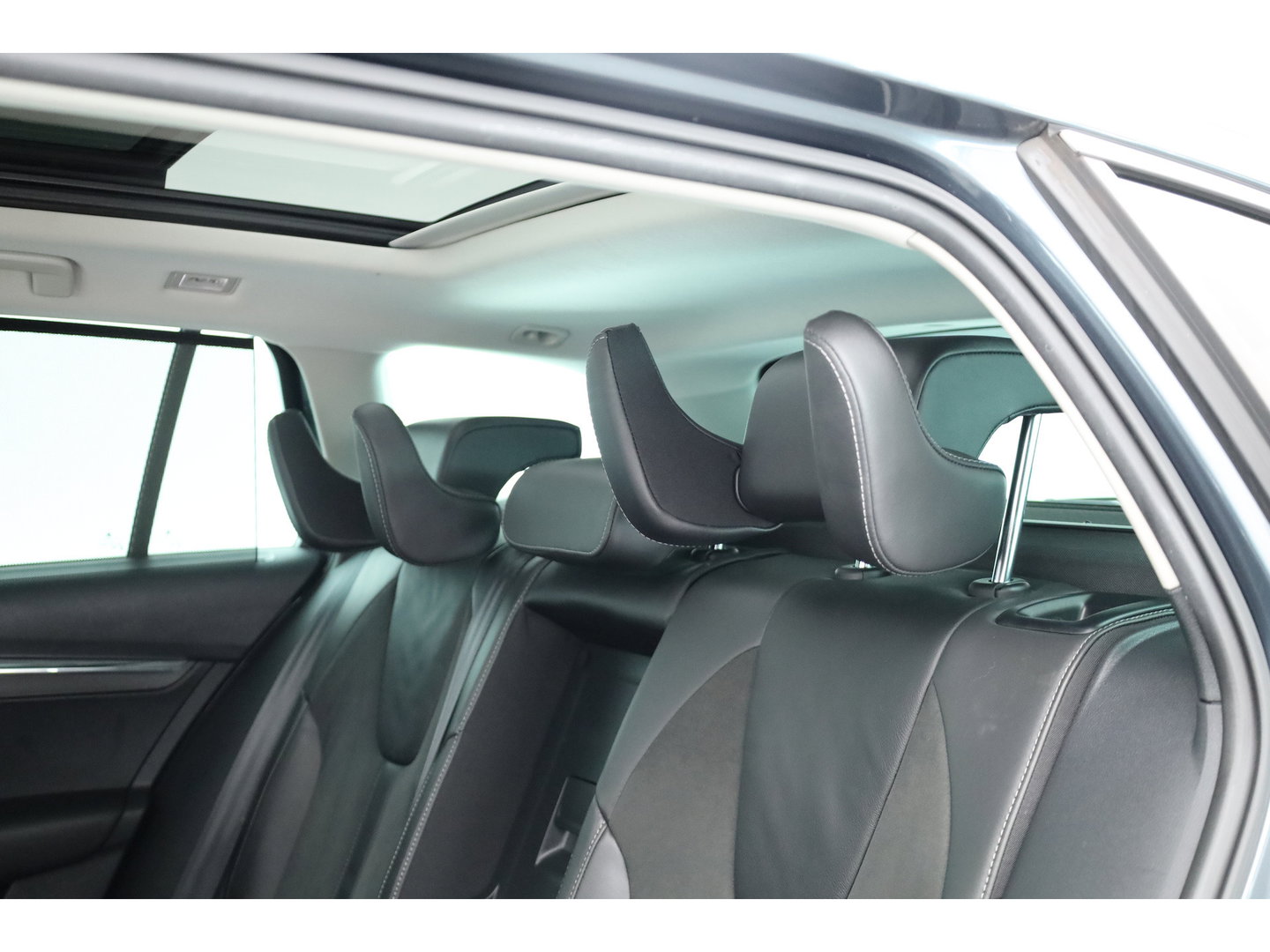 Škoda Octavia Combi 1.4 TSI iV PHEV Business Edition Plus | SOH 91% | Pano | HUD | Stoel- Stuurverw. | Memory Seats | Camera | Adapt. Cruise