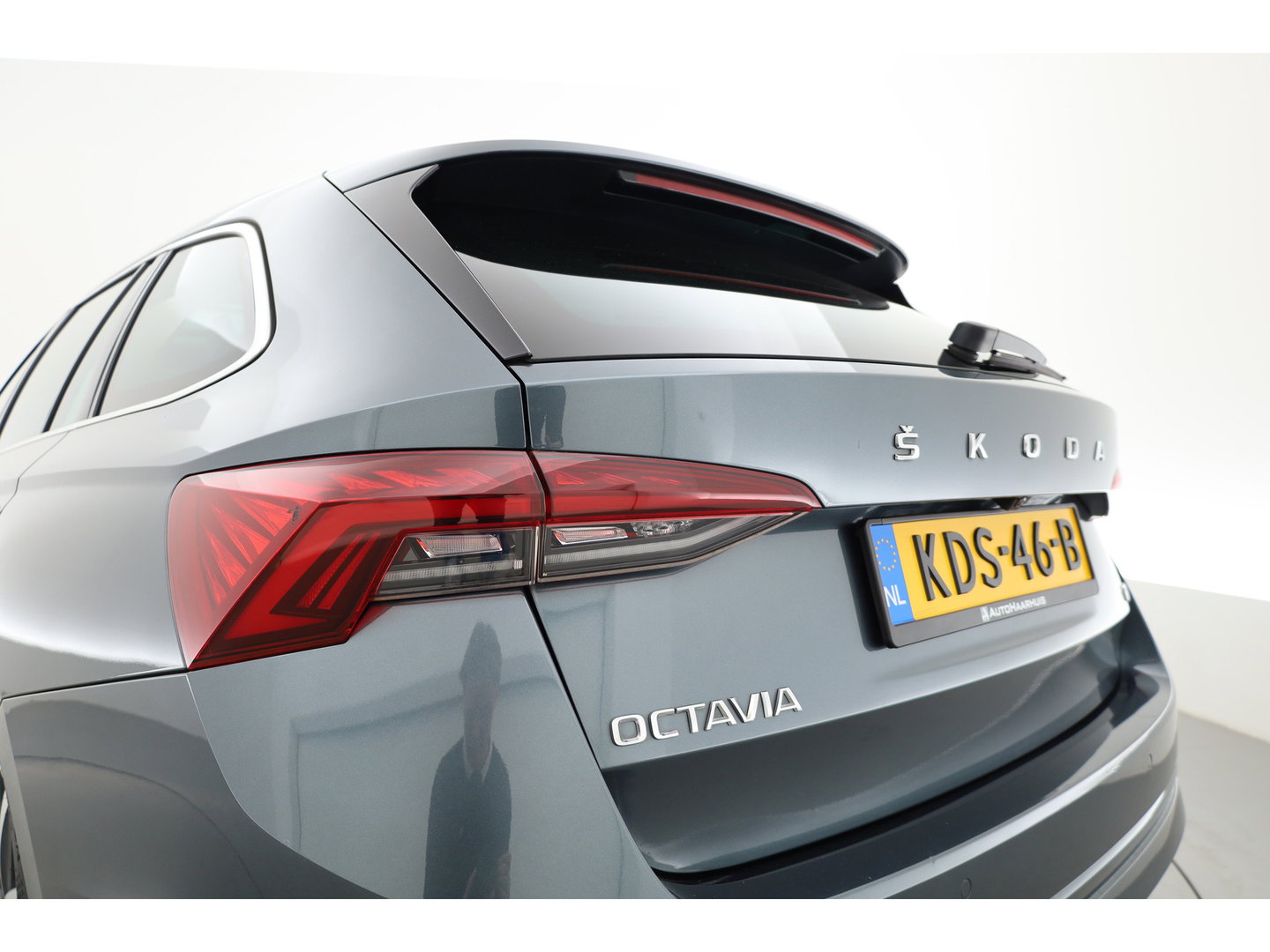 Škoda Octavia Combi 1.4 TSI iV PHEV Business Edition Plus | SOH 91% | Pano | HUD | Stoel- Stuurverw. | Memory Seats | Camera | Adapt. Cruise