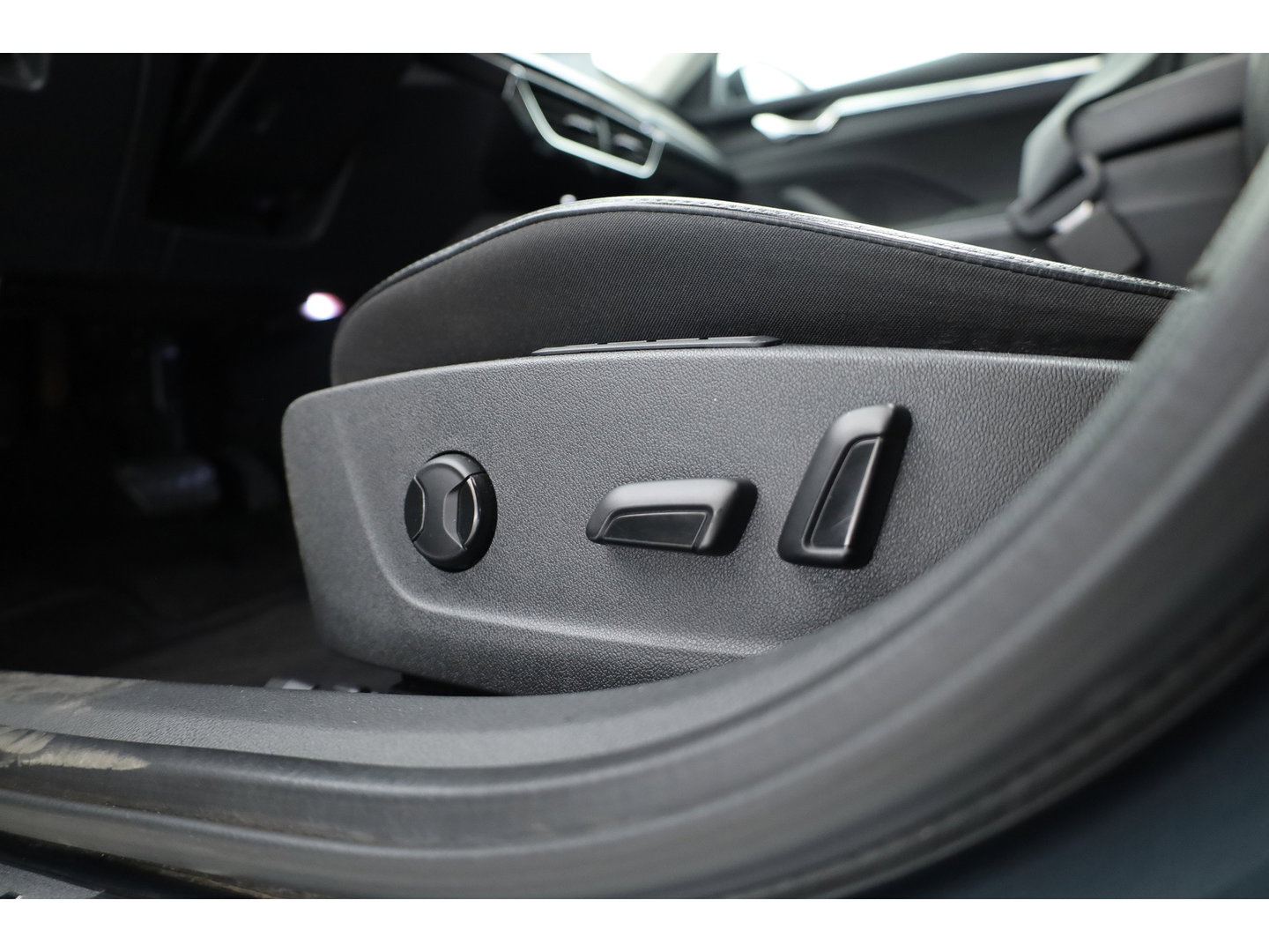 Škoda Octavia Combi 1.4 TSI iV PHEV Business Edition Plus | SOH 91% | Pano | HUD | Stoel- Stuurverw. | Memory Seats | Camera | Adapt. Cruise