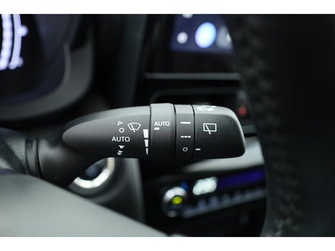 Toyota Yaris Cross 1.5 Hybrid 130 Teamplayer | Winter pack | Safety Pack | Navi | Apple CarPlay | Camera | Adapt. Cruise