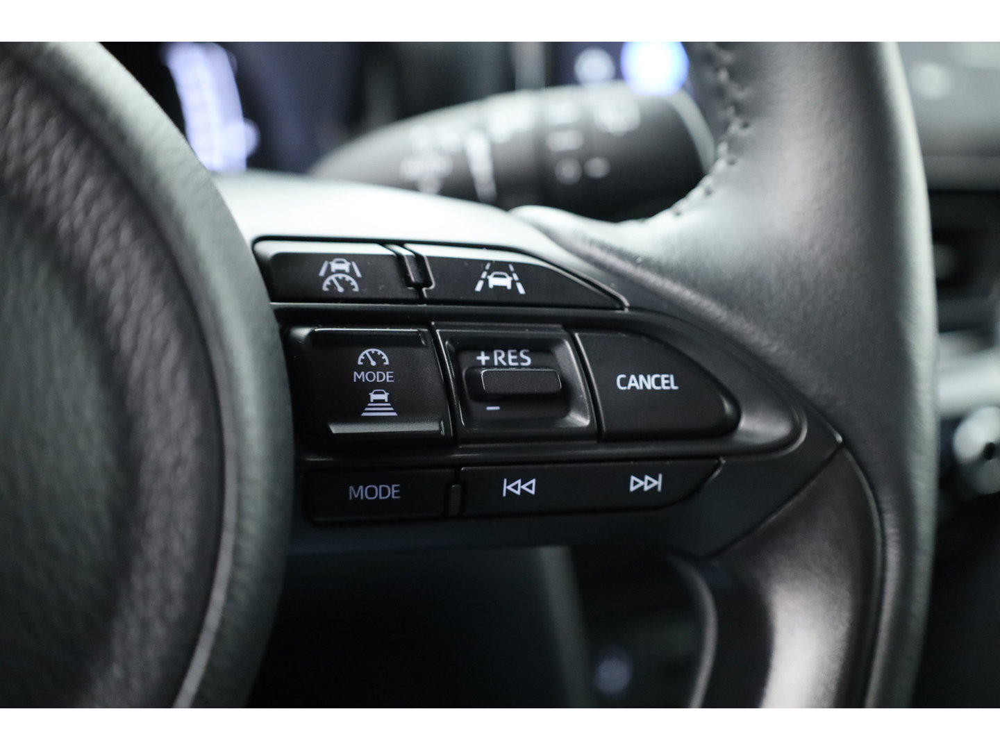 Toyota Yaris Cross 1.5 Hybrid 130 Teamplayer | Winter pack | Safety Pack | Navi | Apple CarPlay | Camera | Adapt. Cruise