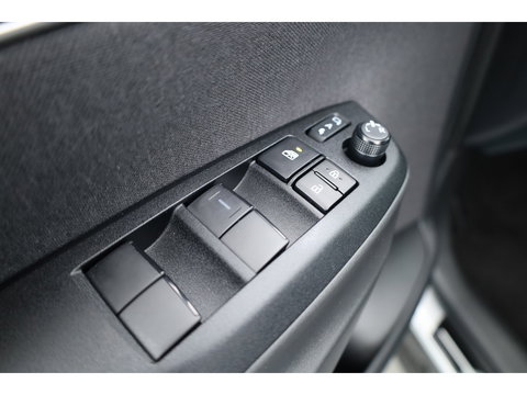 Toyota Yaris Cross 1.5 Hybrid 130 Teamplayer | Winter pack | Safety Pack | Navi | Apple CarPlay | Camera | Adapt. Cruise