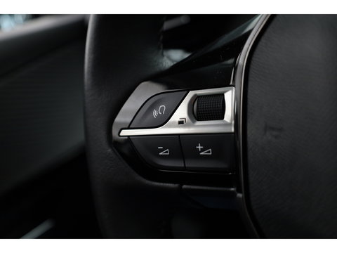 Peugeot 208 1.2 PureTech Allure Pack | Cruise Control | Apple CarPlay & Android Auto | DAB | All Season | PDC + A | Navi