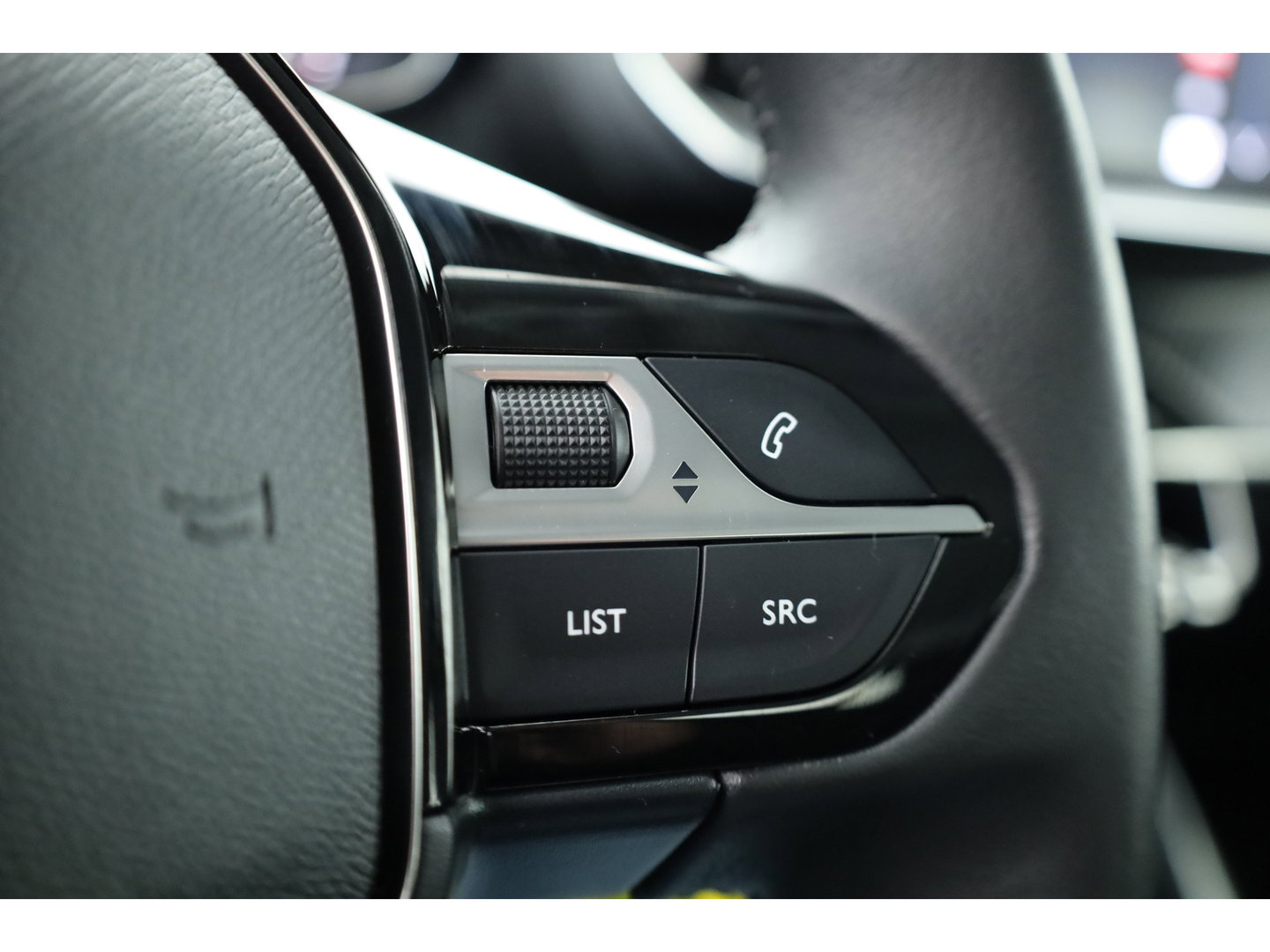 Peugeot 208 1.2 PureTech Allure Pack | Cruise Control | Apple CarPlay & Android Auto | DAB | All Season | PDC + A | Navi