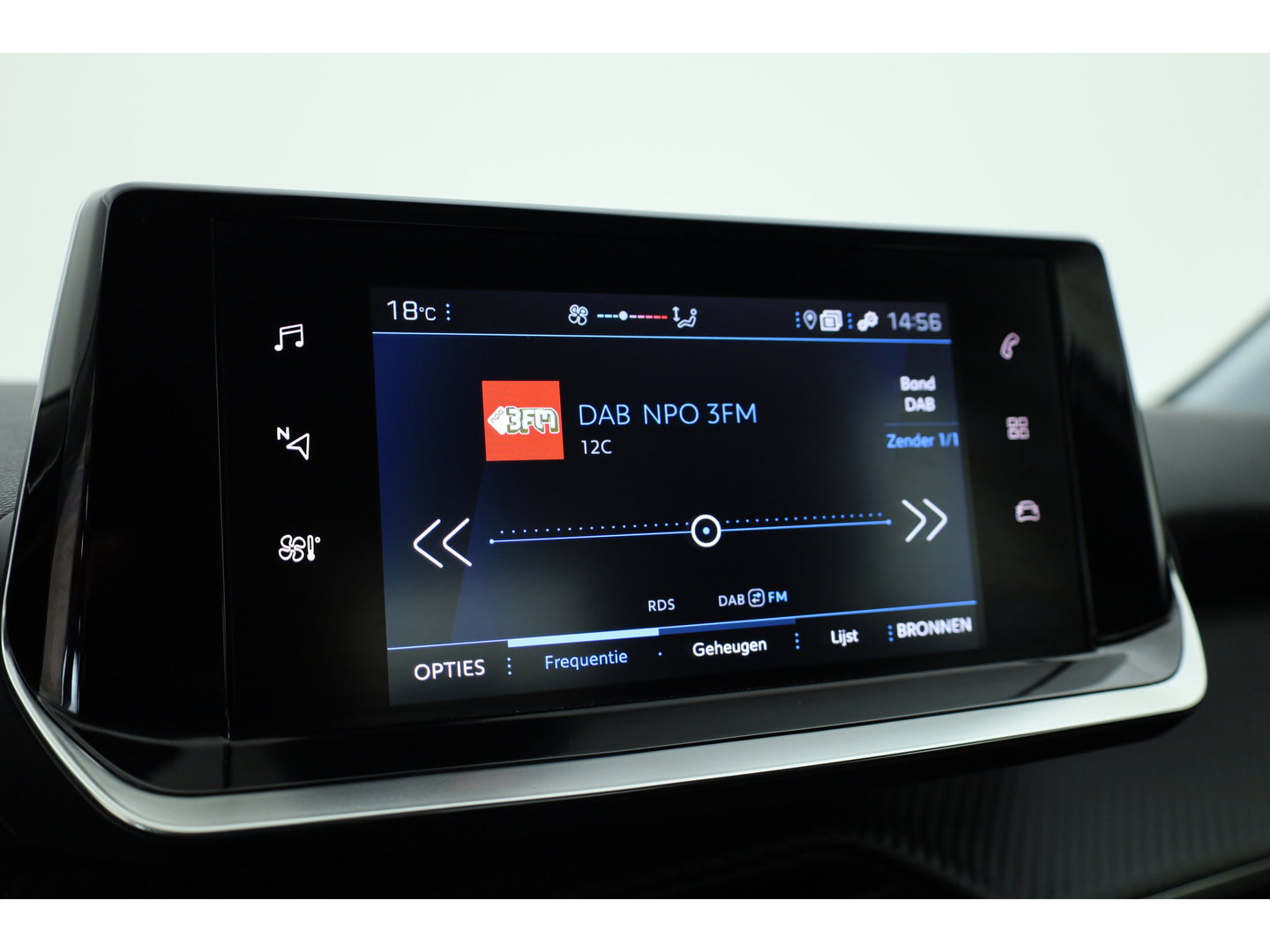 Peugeot 208 1.2 PureTech Allure Pack | Cruise Control | Apple CarPlay & Android Auto | DAB | All Season | PDC + A | Navi